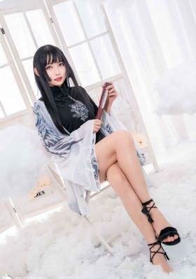 两男吮着她的花蒂尿在线观看
